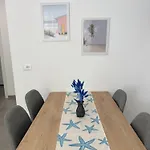 July\'S Beach Apartment