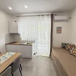 July\'S Beach Apartment